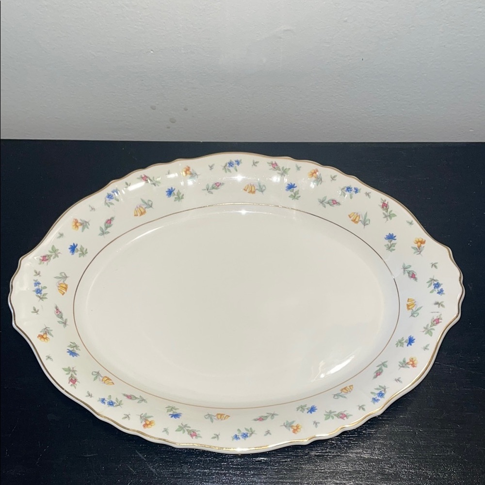 Syracuse‎ China Federal Shape Suzanne Platter.  Vintage.  Made in America.